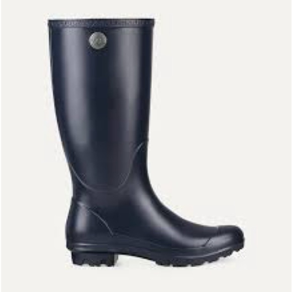 Ugg. Shelby Matte Rain boot. Black. Size 6.